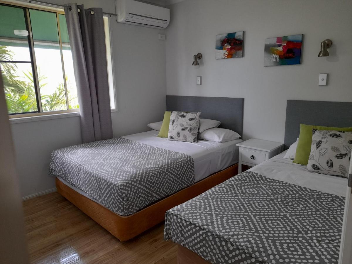 Airlie Apartments Еърли Бийч Екстериор снимка