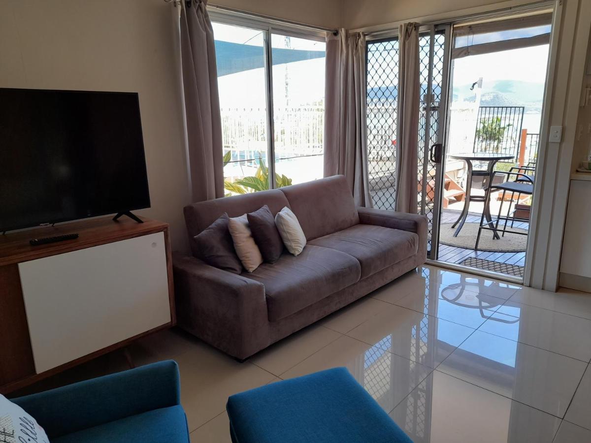 Airlie Apartments Еърли Бийч Екстериор снимка