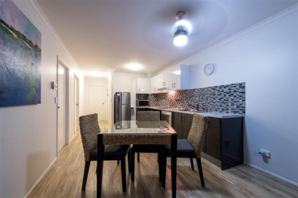 Airlie Apartments Еърли Бийч Екстериор снимка