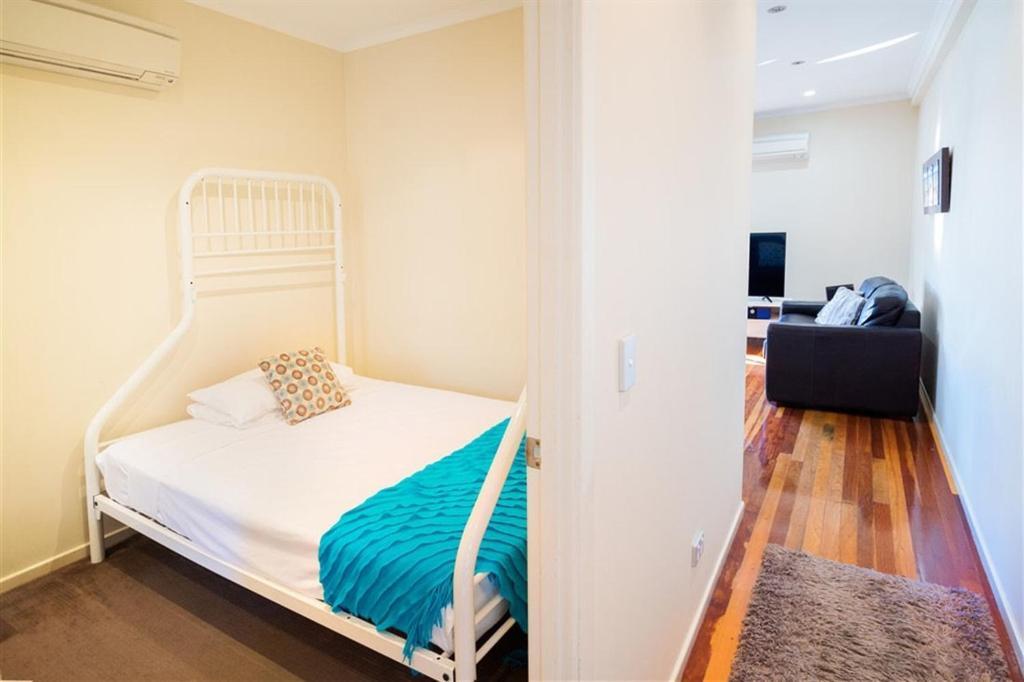 Airlie Apartments Еърли Бийч Екстериор снимка