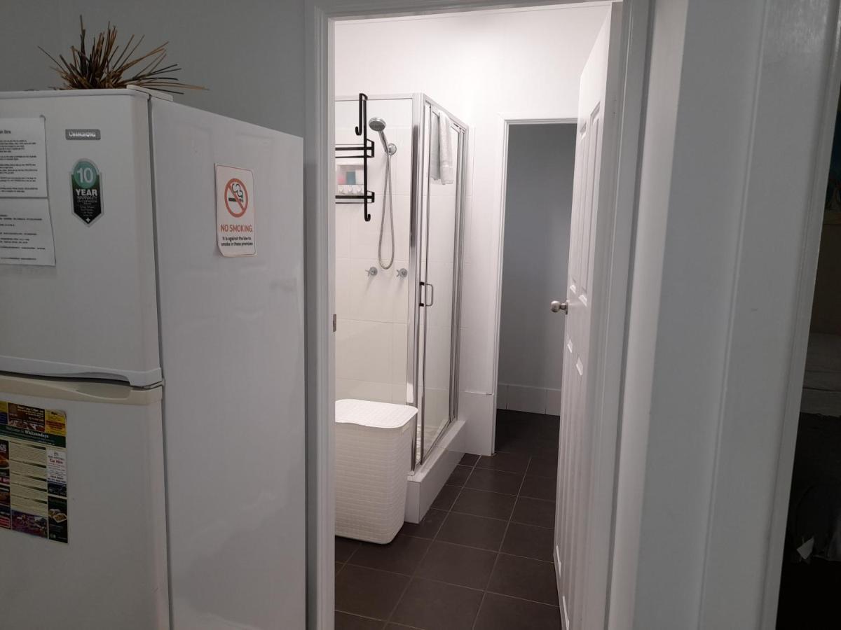 Airlie Apartments Еърли Бийч Екстериор снимка