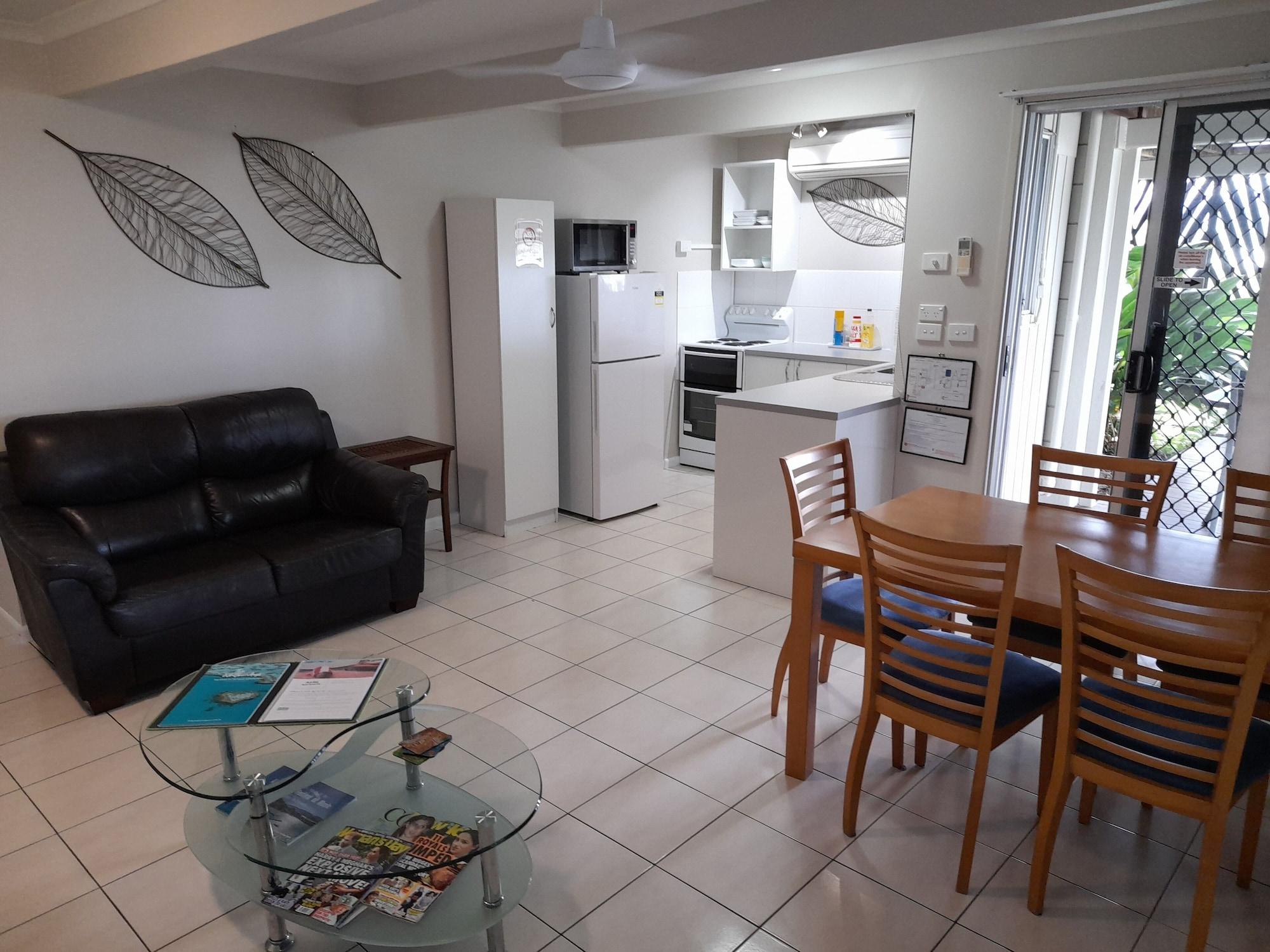 Airlie Apartments Еърли Бийч Екстериор снимка