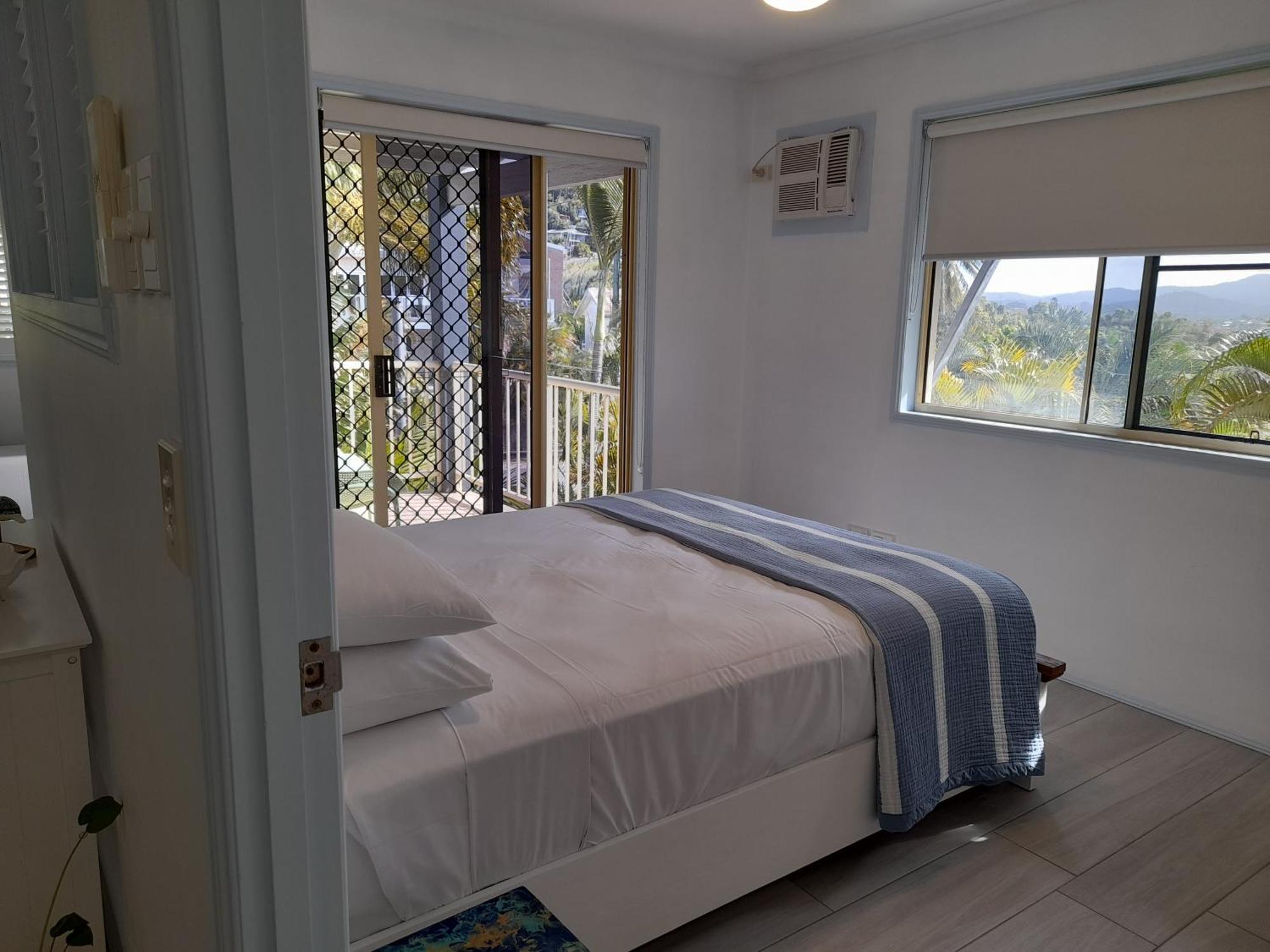 Airlie Apartments Еърли Бийч Екстериор снимка