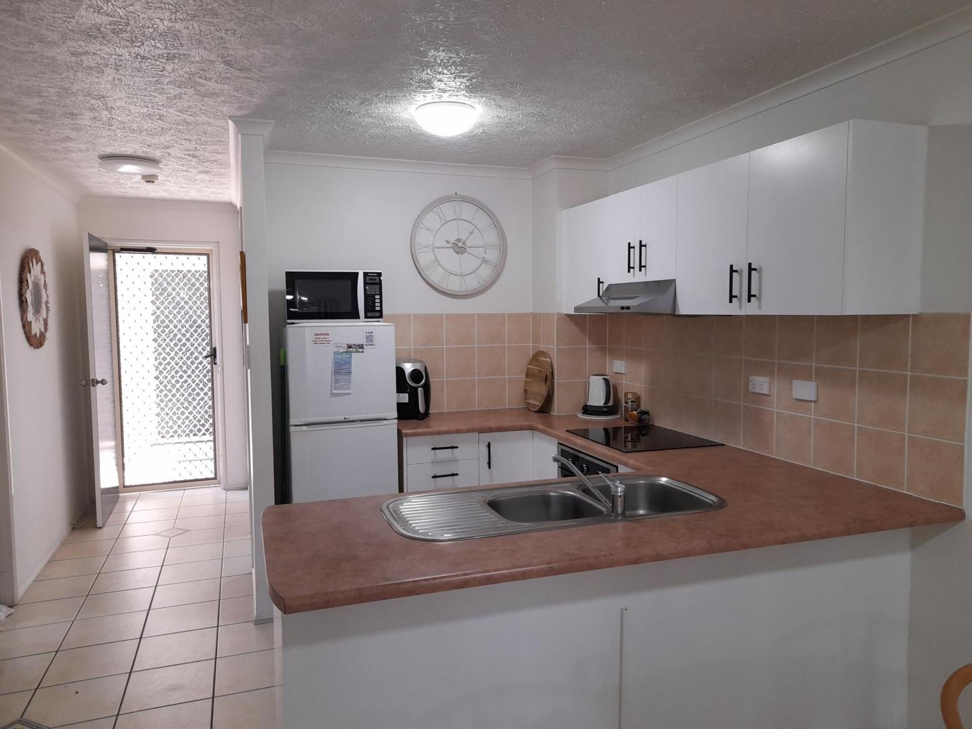 Airlie Apartments Еърли Бийч Екстериор снимка