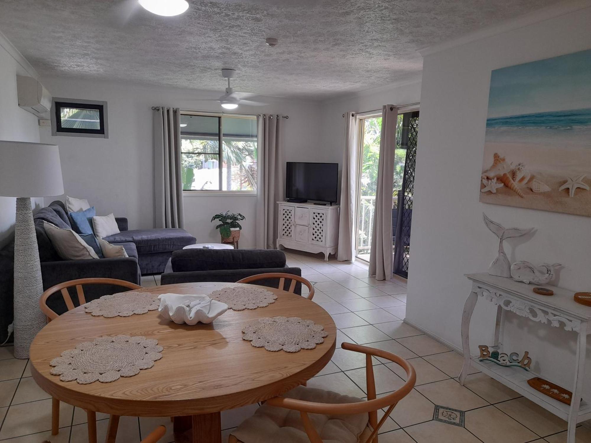 Airlie Apartments Еърли Бийч Екстериор снимка