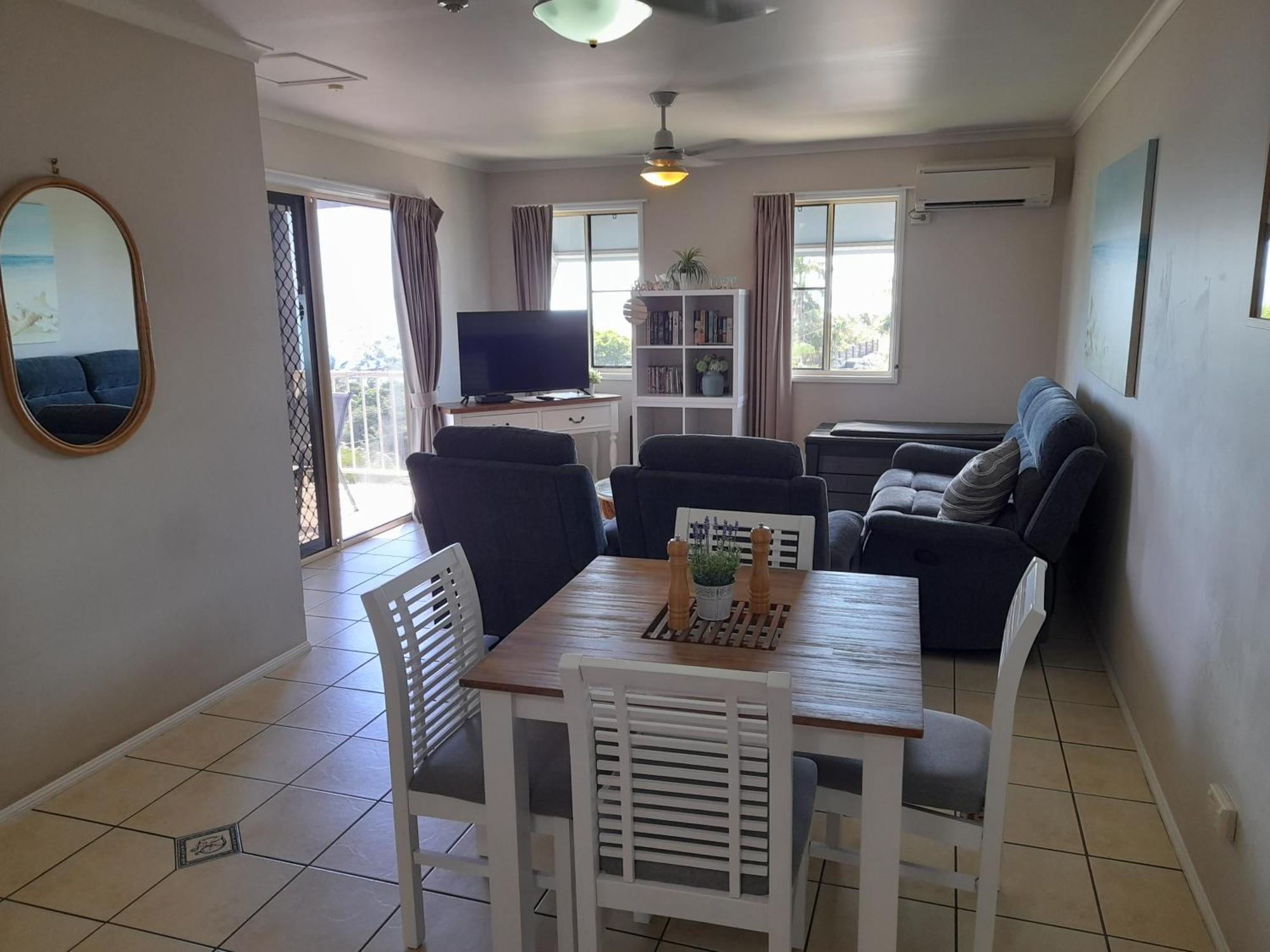 Airlie Apartments Еърли Бийч Екстериор снимка